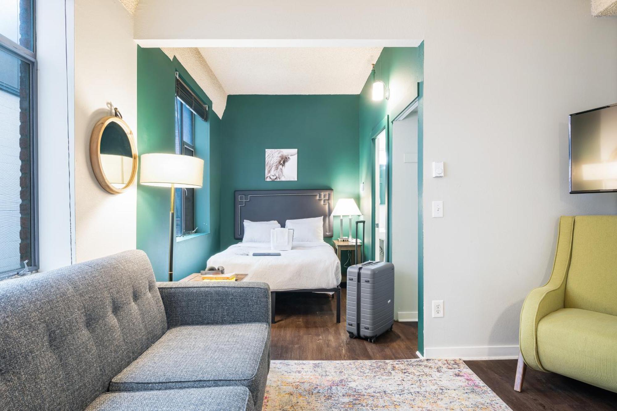 Oxford Apartment By At Mine Hospitality Сиэтл Экстерьер фото