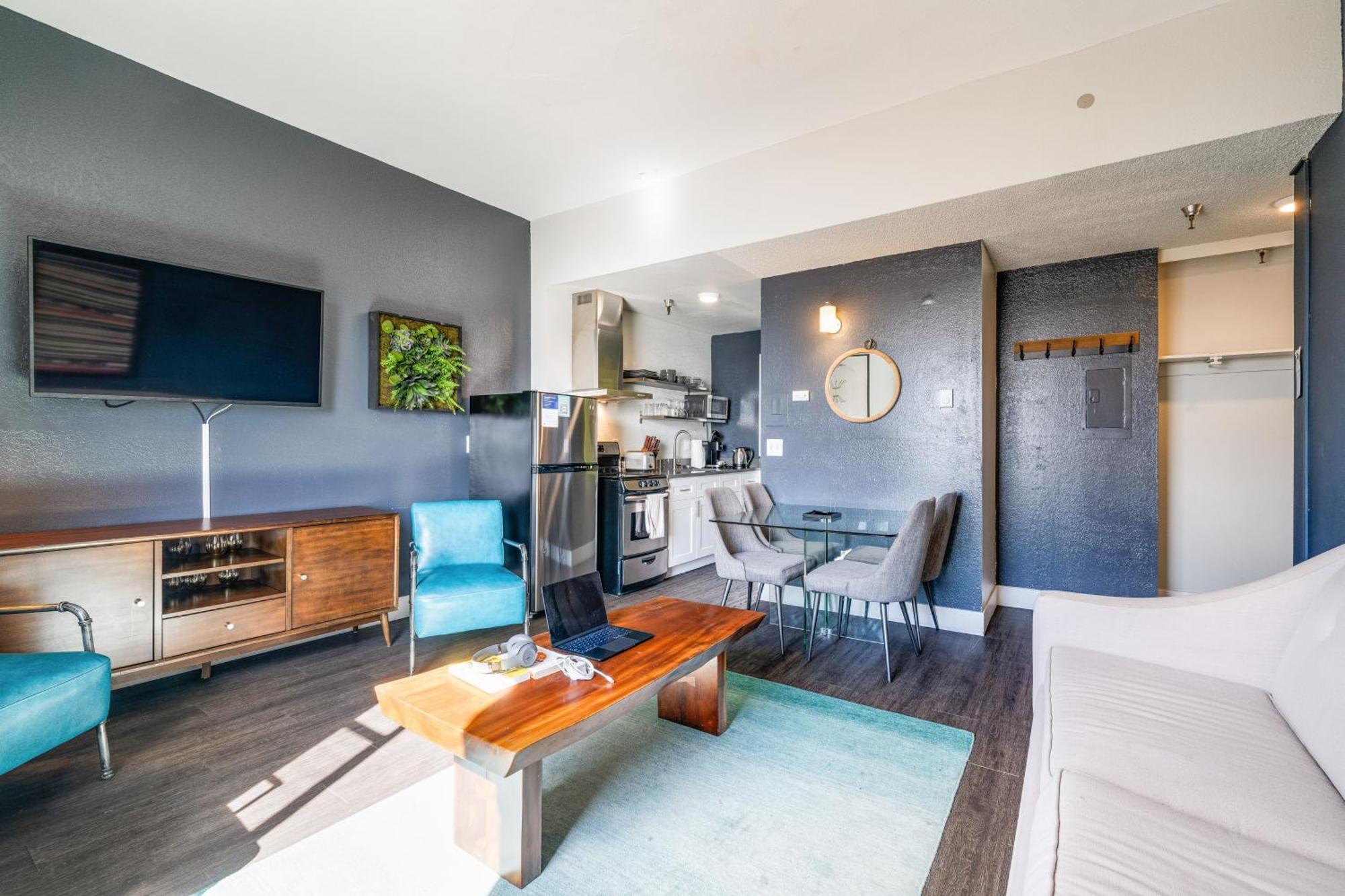 Oxford Apartment By At Mine Hospitality Сиэтл Экстерьер фото